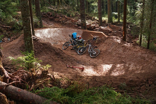 2-cycle-Trailbau-Projekt_koenigsfeld