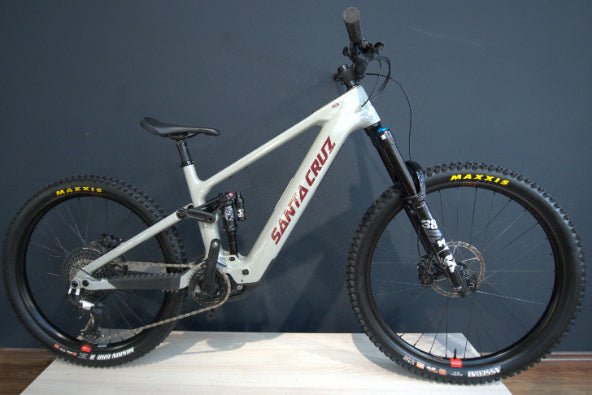 Santa Cruz Vala C LARGE 90-KIT GREY - Demo Bike