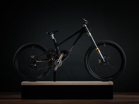 Forbidden_Custom_Aufbau_im_2-Cylce_Bikeshop