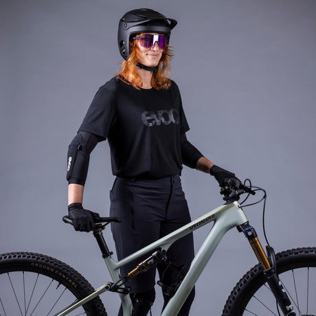 EVOC | Elbow Protector LS Flex Lite - Bei 2-Cycle GmbH Freiburg entdecken!